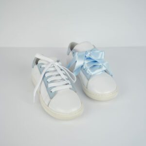 Sapatilhas em Pele em Branco e Azul