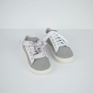 Sapatilhas em Pele em Cinza e Branco