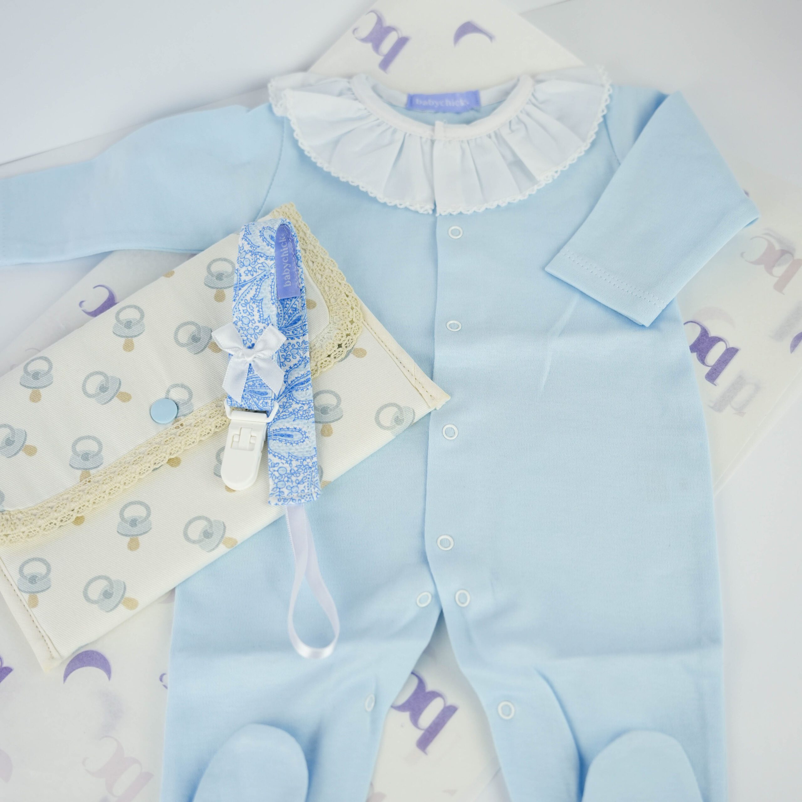 Babygrow com gola para Bebé, Porta Documentos e Prende Chucha