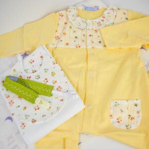 Babygrow com Prende Chucha Babete e Fralda