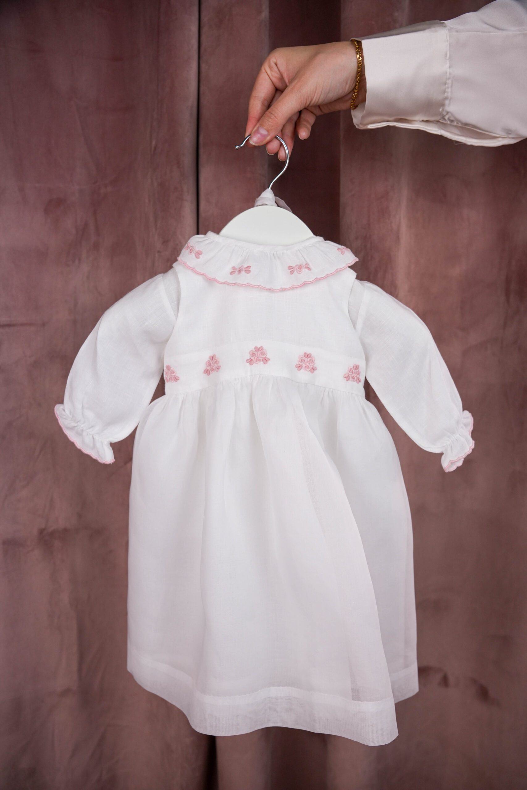 Vestido de Batizado em Branco e Rosa
